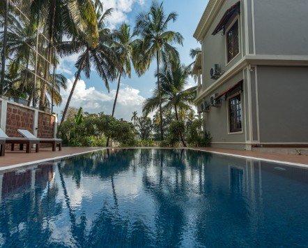 Swimming pool at The Foothills